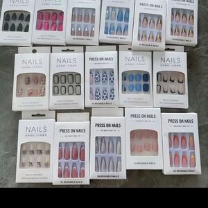 ✨ MYSTERY PRESS-ON NAIL BUNDLES ✨